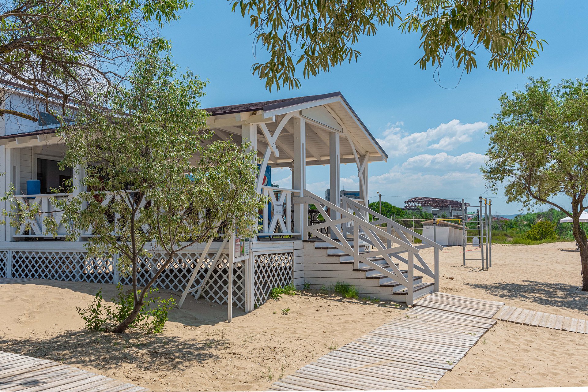 Снек-бар на пляже Парадиз